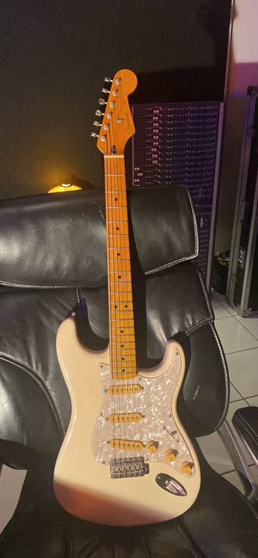 Fender Jimmie Vaughan Tex-Mex Signature Stratocaster 1996 - Present - Olympic White