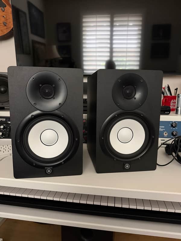 Yamaha HS7 6.5" Powered Studio Monitor (Pair) 2015 - Present - Black image 1