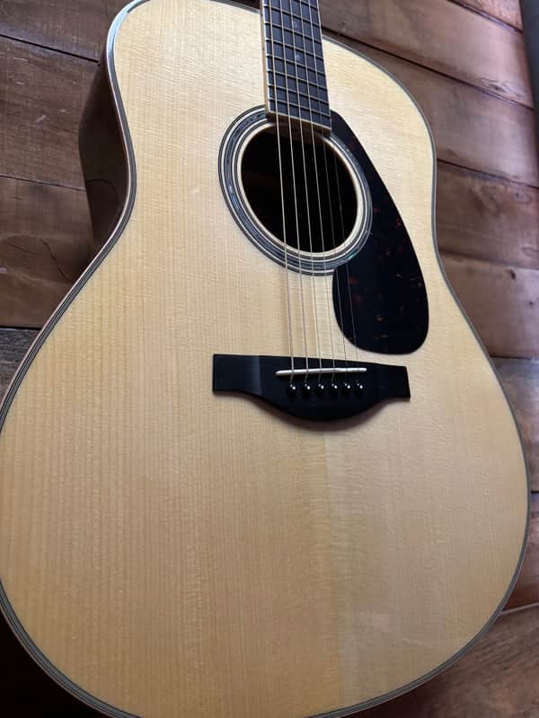 Yamaha LL-16HB Dreadnought Acoustic Natural w/case image 1