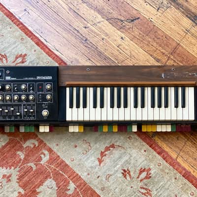 Roland SH-1000 Analogue Monophonic Synthesiser