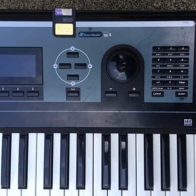 Kurzweil K2661 with extras image 4