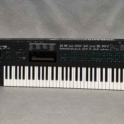Yamaha DX7IID ✅ The Definitive Dual-Engine FM Masterpiece ✅ Upgraded 12-Bit Architecture & Stereo Outputs ✅ Fully Checked & Cleaned ✅ Pristine Multi-Timbral 80s Icon ✅ Worldwide Shipping image 3