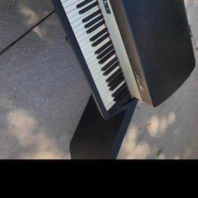 Rhodes 73 key suitcase piano image 8