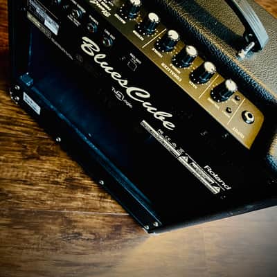 Roland Blues Cube Hot 30-Watt 1x12" Guitar Combo 2016 - Present - Black image 2