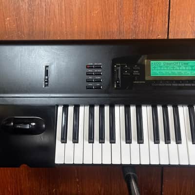 Korg 01/W FD 61key Music Workstation SMF New battery & LCD Backlight w/ case image 2