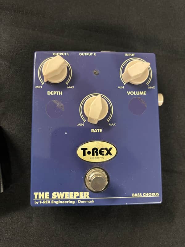 T-Rex Sweeper 2 Bass Chorus 2010s - Purple image 1