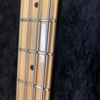 Fender American Standard Jazz Bass with Maple Fretboard in Fender hard case -2009 - Candy Cola image 6