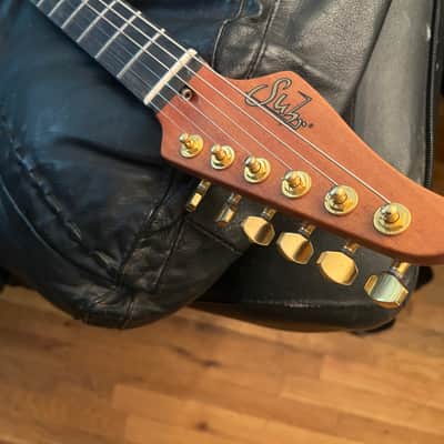 Suhr Modern Walnut top Mahogany body Satin image 5