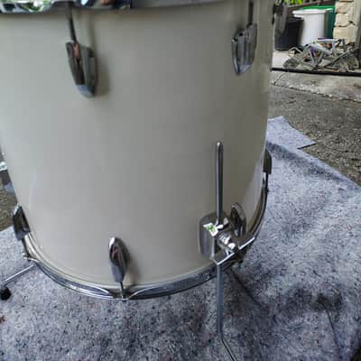 Premier 18"(Diameter)x16"(Depth) Floor Tom 1970's - White Wrap image 6