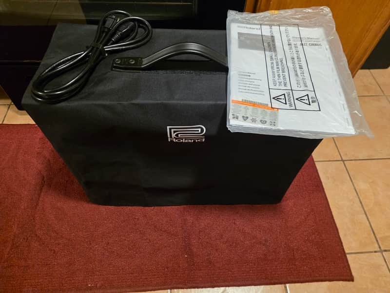 Roland JC-40 Jazz Chorus 40-watt 2 x 10-inch Combo Amplifier with cover Bild 1