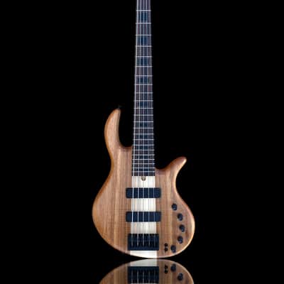 Elrick EVO PLATINUM 5 String Figured Curly Koa 2025 - Natural image 1