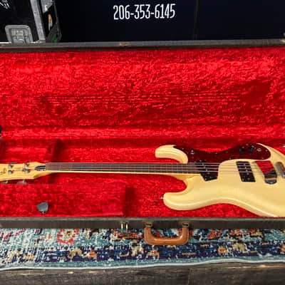 Mosrite Tom Hamilton's Aerosmith, Super Bowl Ventures Model Bass (#66) 1966 - Cream image 7
