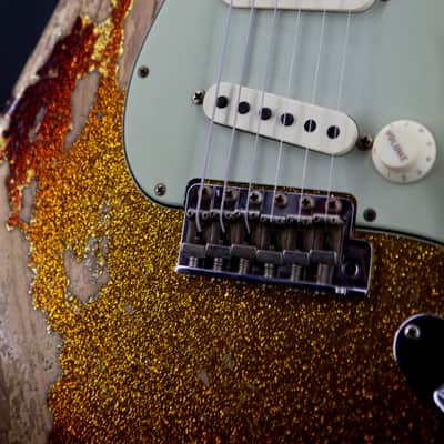 Fender Custom Shop 1963 Stratocaster® Super Heavy Relic® - Super Faded Aged 3-Color Sunburst Sparkle image 6