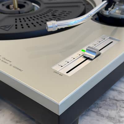 Technics SL-1200 MK2 2004 - Silver image 12