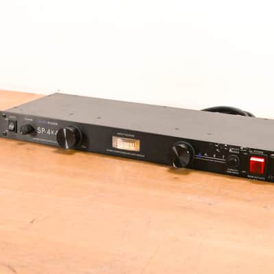 ART SP-4x4 Rackmount 8 Outlet Power Conditioner w/ Voltmeter & Lights CG010DV image 1
