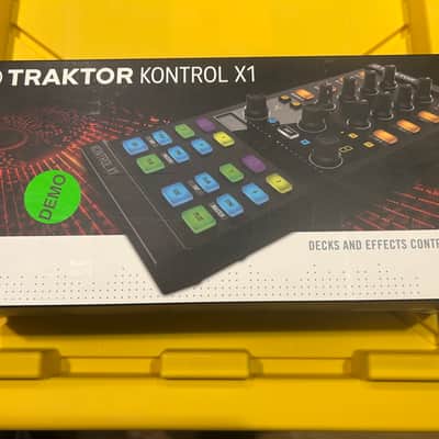 Native Instruments Traktor Kontrol X1 2010s - Black image 16