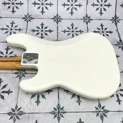 Fender Player Precision Bass with Pau Ferro Fretboard • Polar White • 2020 • 8.44 lb image 7