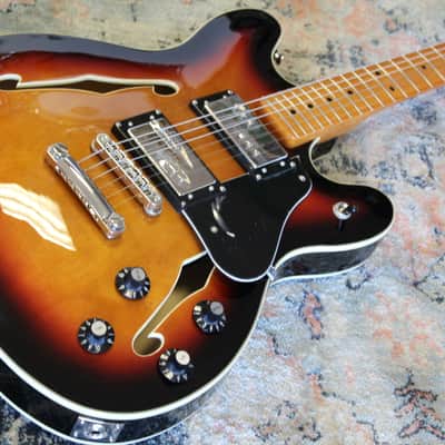 Squier Classic Vibe Starcaster Sunburst image 2