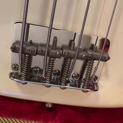 Fender Vintage American Precision Bass ‘57 white image 6