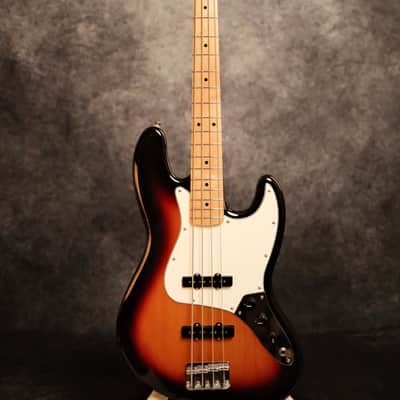 Fender Player Jazz Bass with Maple Fretboard 2018 - 2024 - 3-Color Sunburst image 2