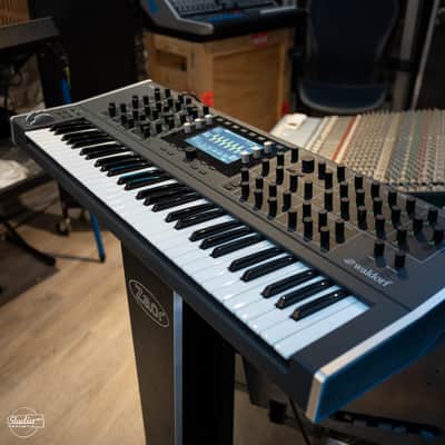 Waldorf Quantum 61-Key Hybrid Synthesizer image 7