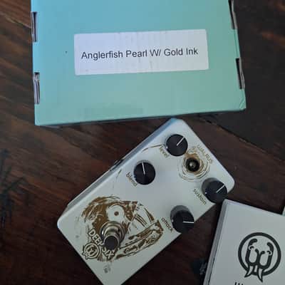 Walrus Audio Limited Edition Deep Six * Anglerfish Pearl Gold Ink image 5
