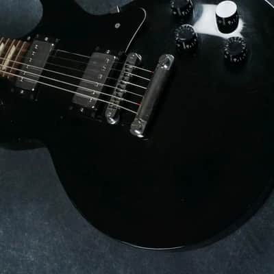 Gibson Les Paul Studio 2004 - Ebony - Chainsaw case - repaired image 4