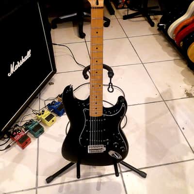 Squier Stratocaster Made in Japan 1993-1994 - Black image 1