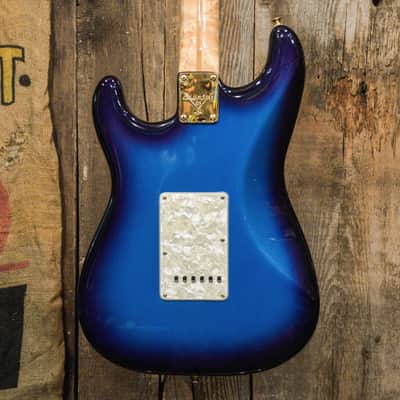 1996 Bonnie Raitt Custom Shop Stratocaster Blue Burst (84 of 200) image 4