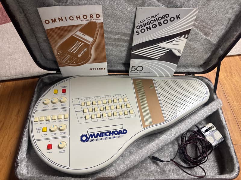 Suzuki OM-27 Omnichord 1981 - Ivory image 1
