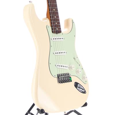 Fender Certified Pre-Owned Vintera II '60s Stratocaster, Rosewood Fingerboard RW, Olympic White (E7) (74183) image 3