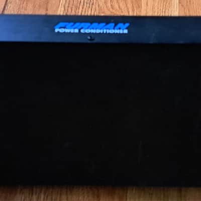 Furman M-8 Power Distribution & Conditioner - Black image 3