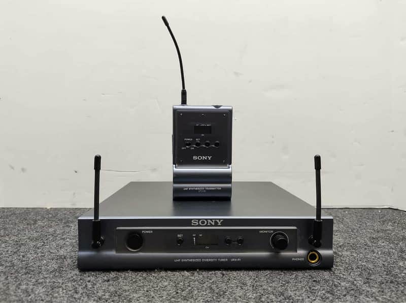 Sony URX-R1 / URX-P1 UHF Synthesized Diversity Tuner - Grey image 1