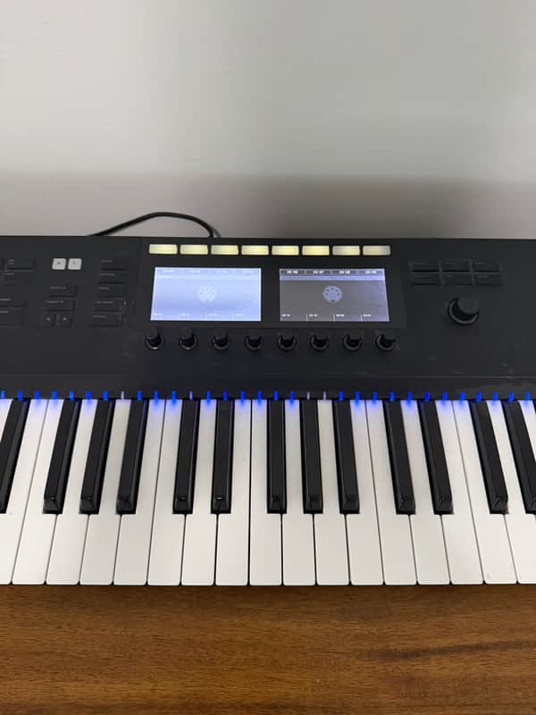 Native Instruments Komplete Kontrol S61 Mk2 | Reverb