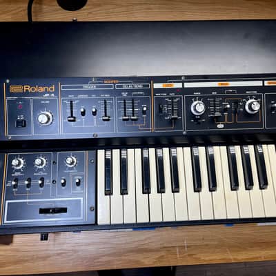 Roland Jupiter 4 Synthesizer w/ Swan flight case. New sliders. Full recap and just calibrated. IR3109  filter version image 8