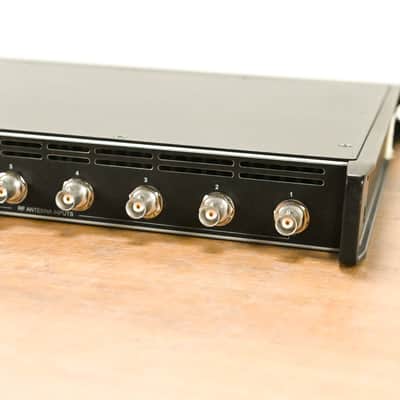 Shure PA821A Antenna Combiner for PSM Wireless Systems  - 470-952 MHz CG0106D image 7