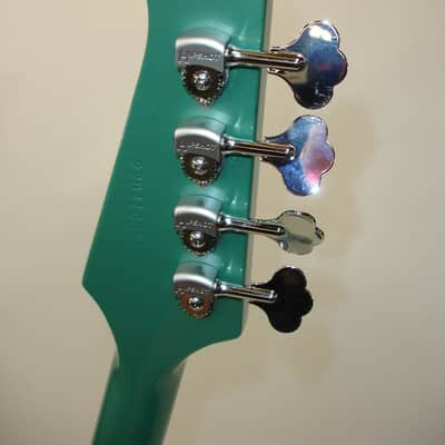 2021 Gibson Thunderbird Bass Guitar, Inverness Green w/ Non-reverse Headstock w/ Case & Candy image 10