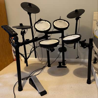 Roland TD-1DMK V-Drum Kit with Mesh Pads - Excellent Condition