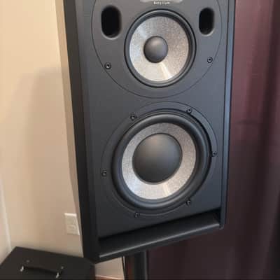 Focal Trio6 8-inch Powered Studio Monitor Pair - Black image 3