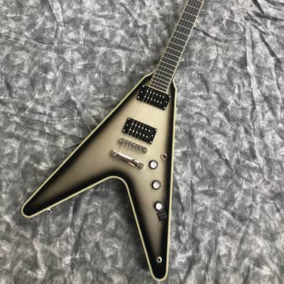 Iron Label Guitars Venator V 2024 - Light Aged Silverburst image 5