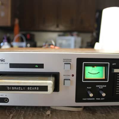 Restored Panasonic  RS-805US 8 track player (9) image 4