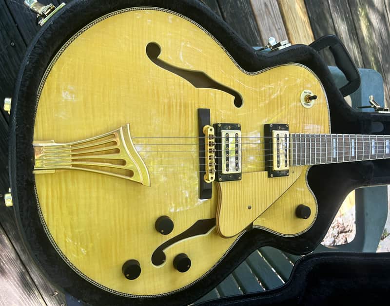 Devlin DVE 9 ~ Jazz Box ~ Hard Case image 1