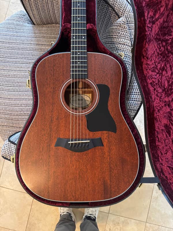 Taylor 320e Baritone 2016 - Mahogany image 1