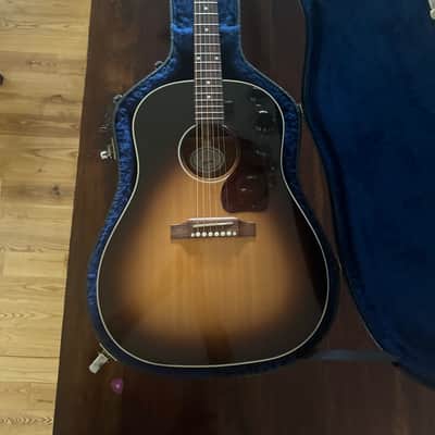 Gibson J-45 Standard 2010 Vintage Sunburst image 1