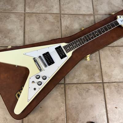 2024 Gibson USA '70s Flying V Electric Guitar Classic White image 2