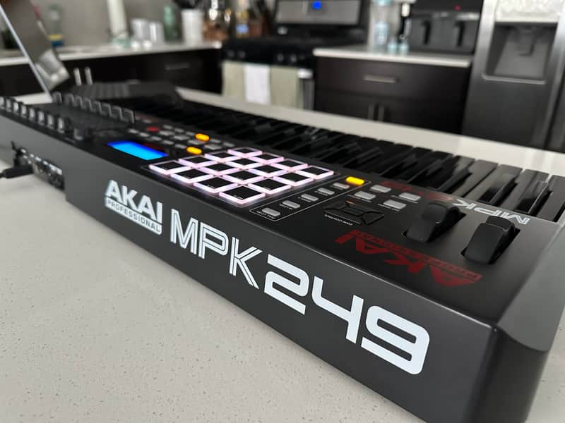 Akai MPK249