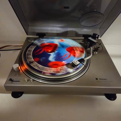 Technics - SL1200 MK1 - Direct-Drive Turntable - Dustcover - Shure SDS3 Cartridge image 2