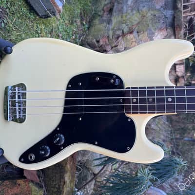 1978 Fender Musicmaster Bass - White - One Owner - Perfect! - OHSC image 1
