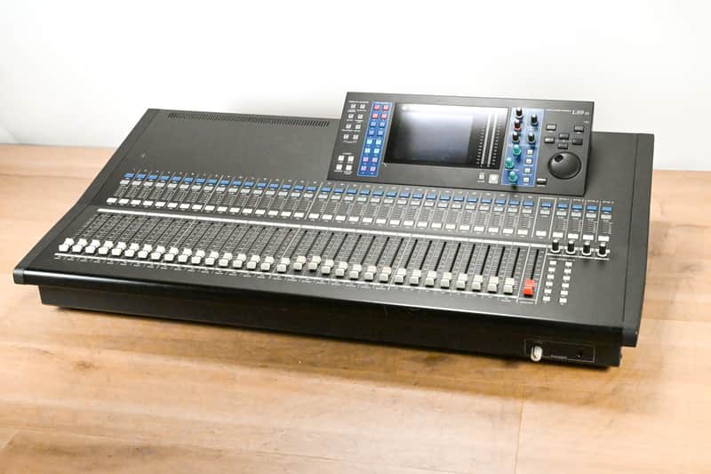 Yamaha LS9-32 32-Input Digital Mixing Console CG0110C image 1