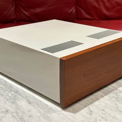 DIY High-End STEREO Power Amplifier (240 watts) for Studio or Hifi use - White / Solid Wood image 3